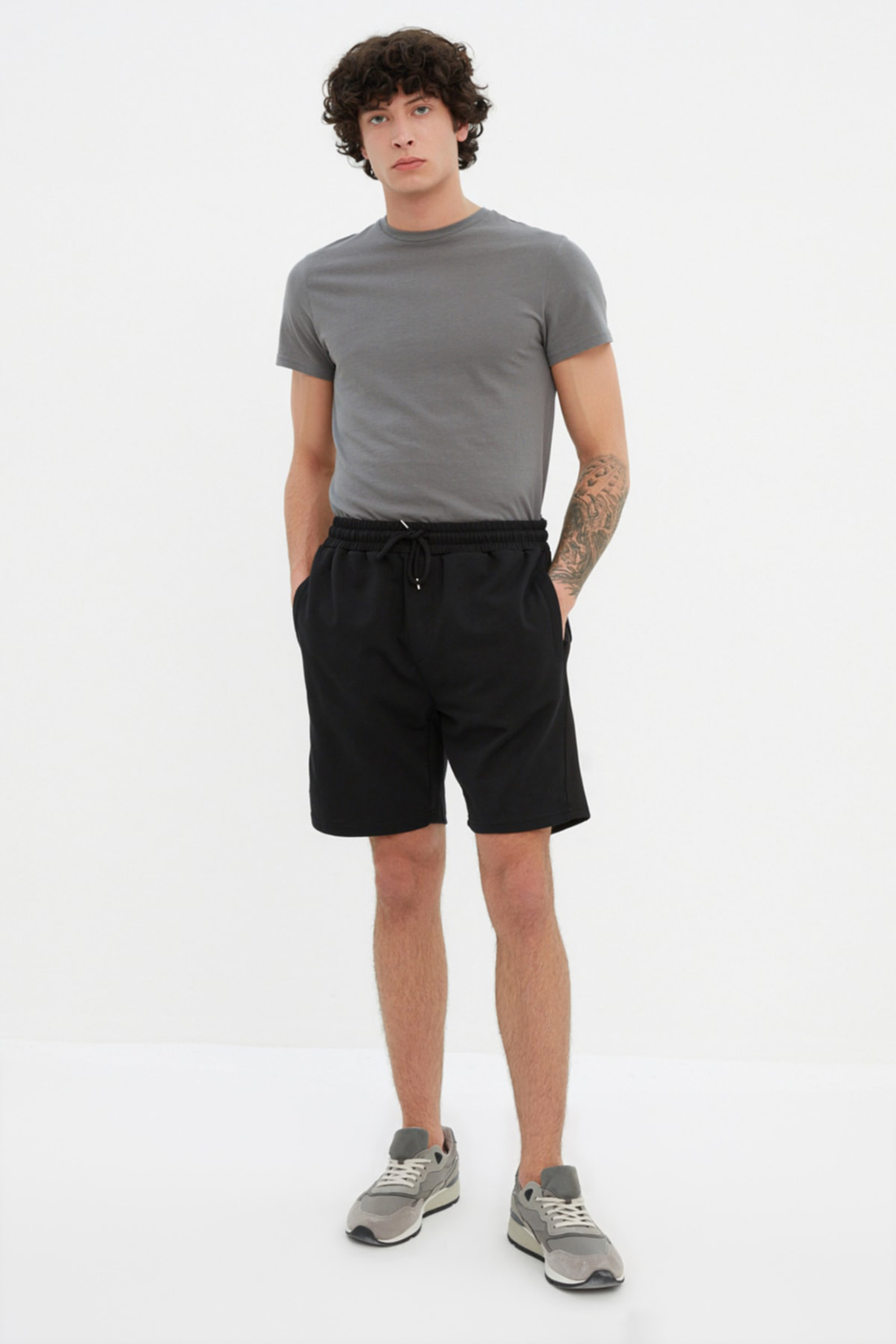 

Шорты мужские Trendyol TMNSS20SR0142 черные S, Черный, TMNSS20SR0142