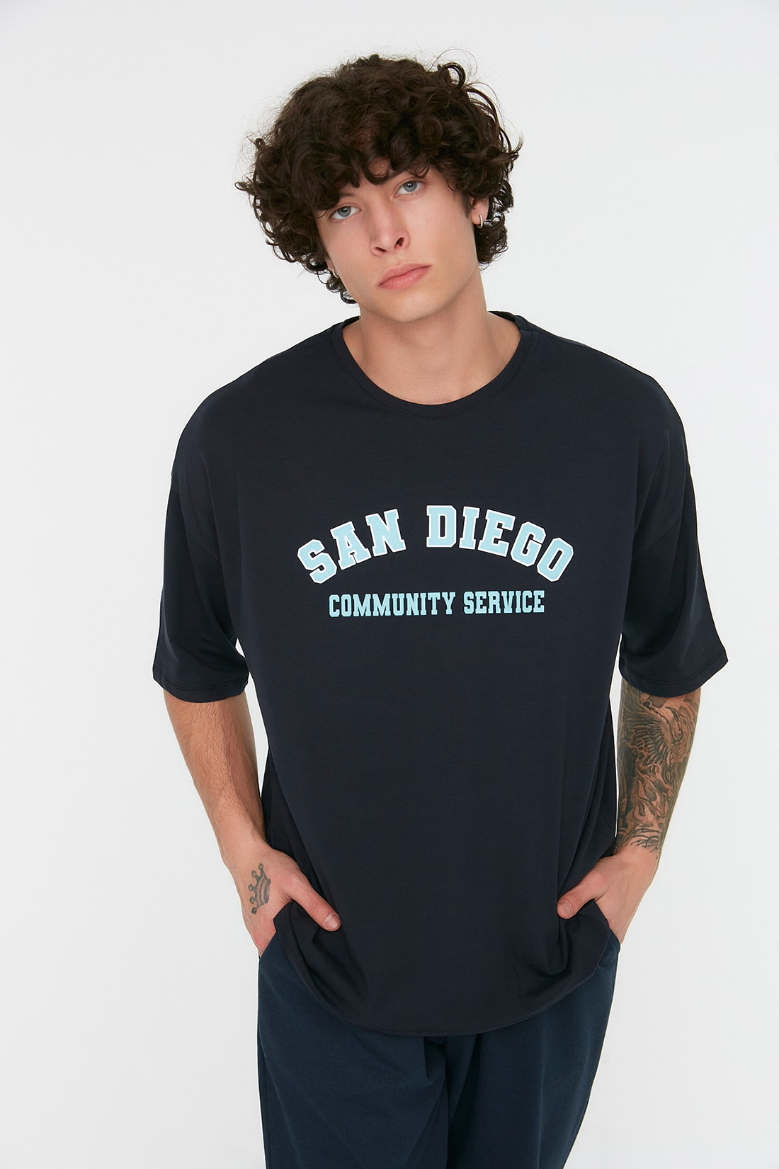 

Футболка мужская Trendyol TMNSS21TS1228 синяя S, Синий, TMNSS21TS1228