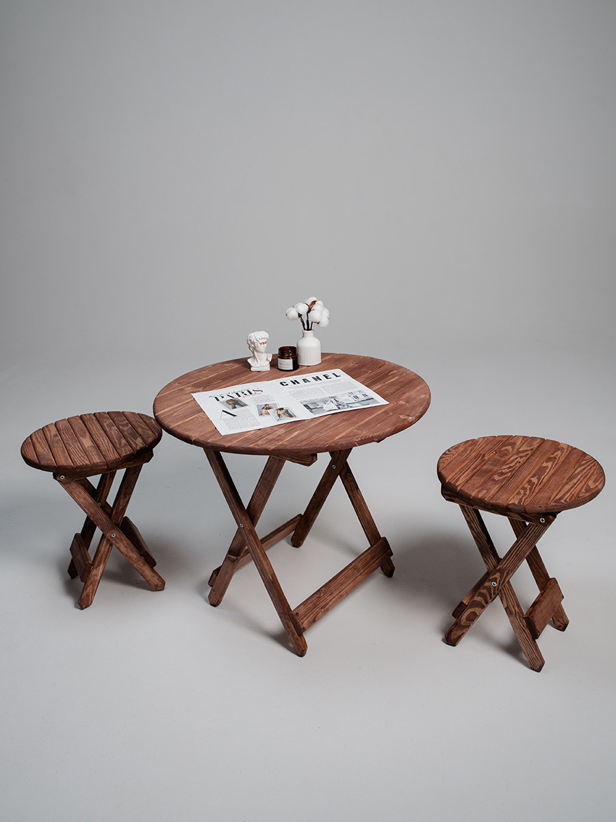 Комплект деревянный стол и табуретки для бани и дачи SOGO SKLSTOLMALKRYGTABKRYG2-RED