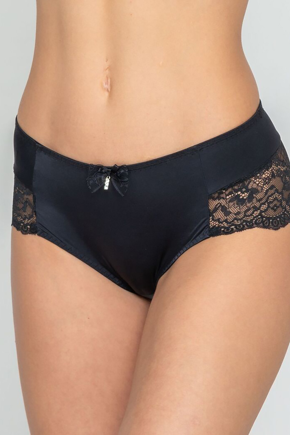 

Трусы женские COQUETTE REVUE 95974-17 черные 40, Черный, 95974-17