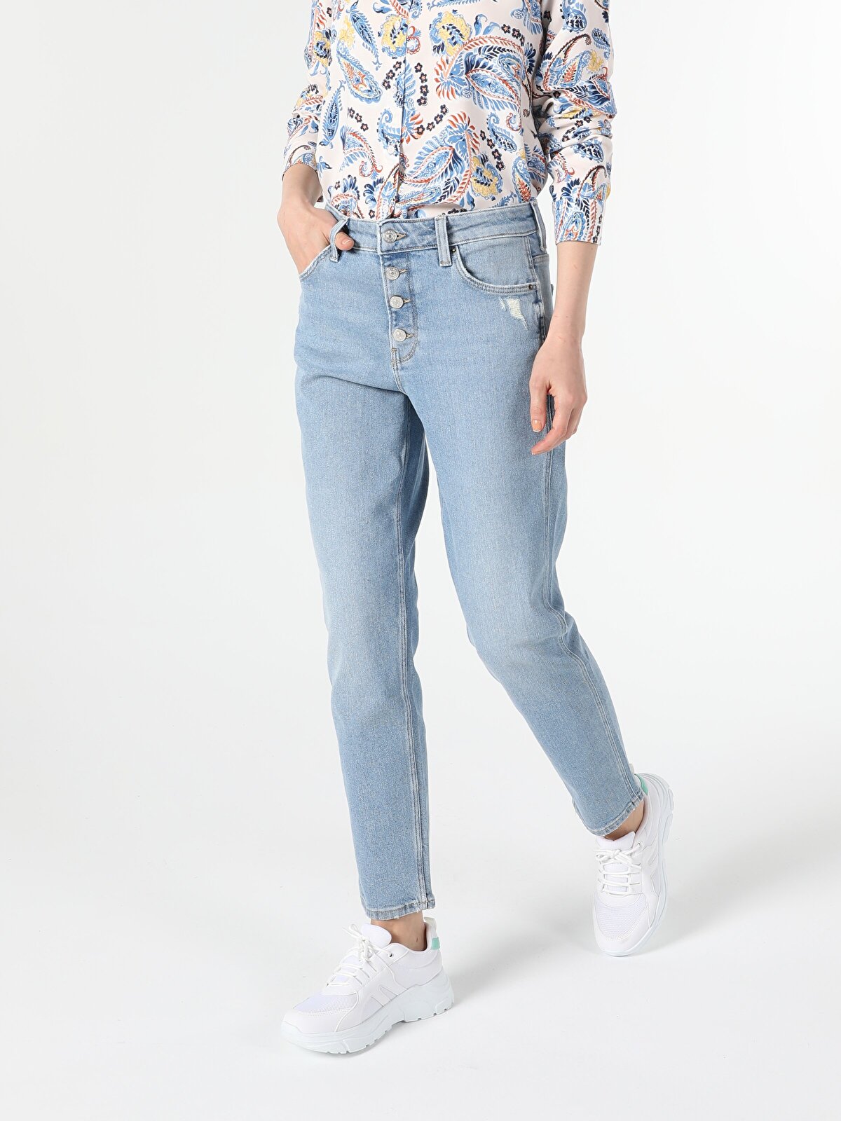 

Джинсы женские Colins CL1055535_Q1.V1_DN41485 голубые 28-30 INT, CL1055535_Q1.V1_DN41485