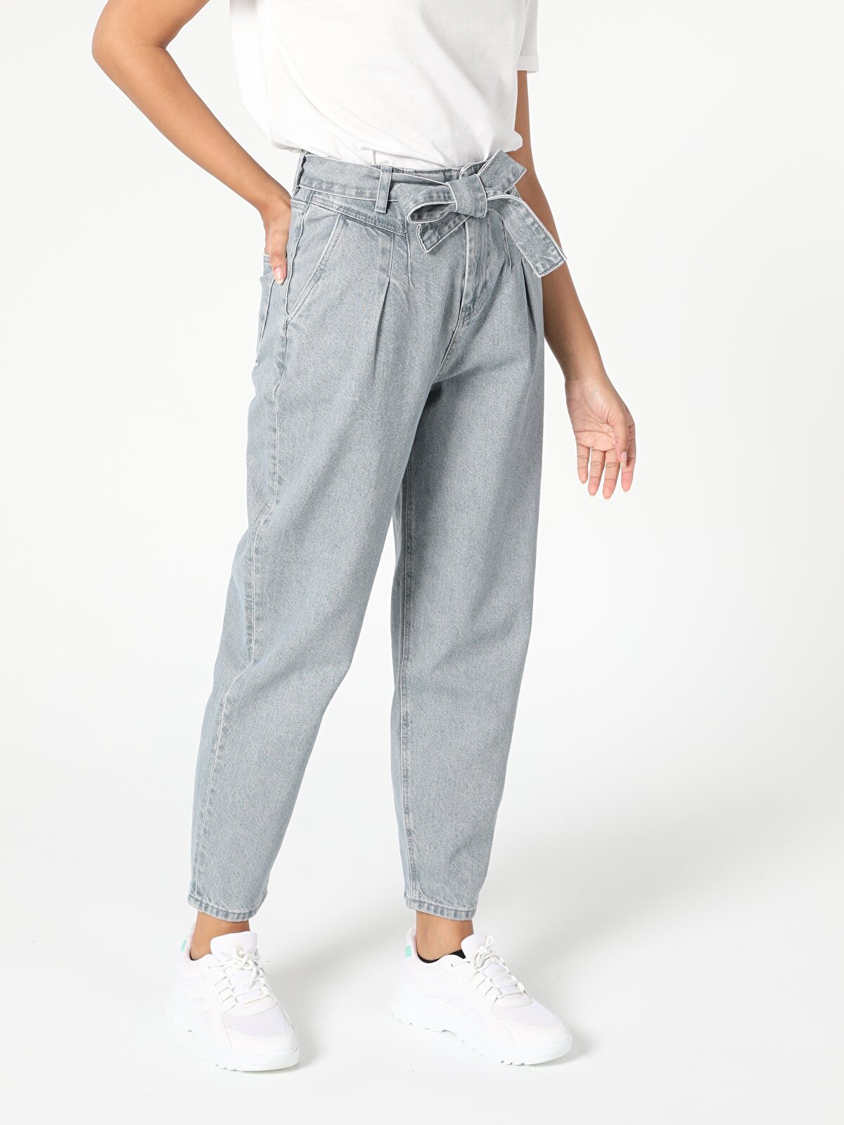 

Джинсы женские Colins CL1055553_Q1.V1_DN00380 серые 30-30 INT, Серый, CL1055553_Q1.V1_DN00380