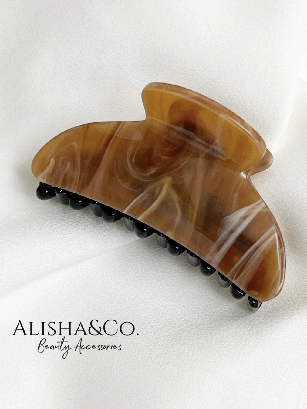 

Заколка-краб женская Alisha&Co. Small Shell amber, 1 шт, Коричневый, Small Shell