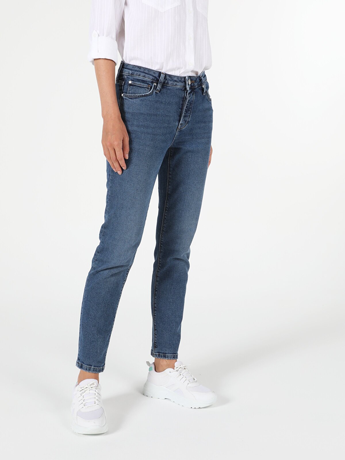 

Джинсы женские Colins CL1056582_Q1.V1_DN41631 голубые 27-30 INT, CL1056582_Q1.V1_DN41631