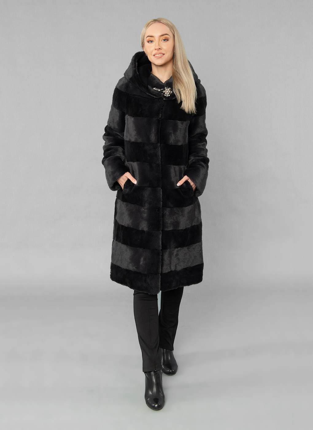

Шуба женская ElinaECO 57695 серая 44 RU, 57695