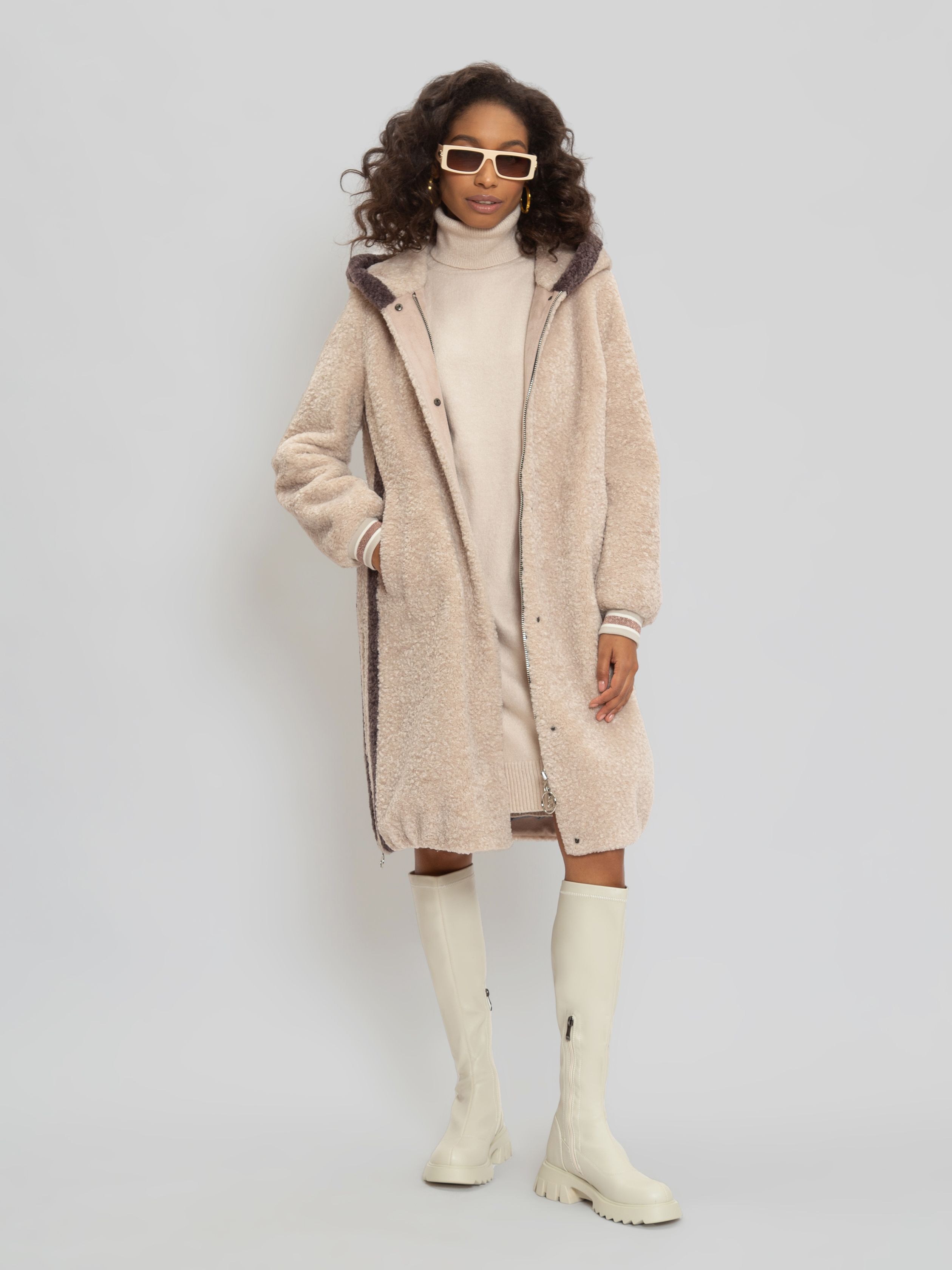 Шуба женская ElectraStyle 4-0302/1м-3181/3181 белая 46 RU