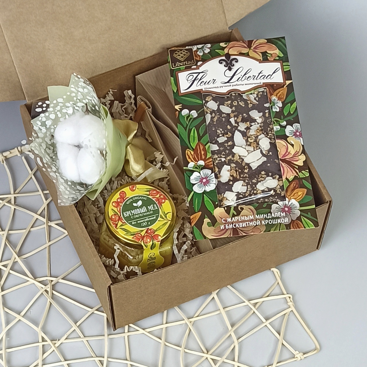 Подарочный набор Семь чашек Миндаль с чаем, шоколадом, мармеладом