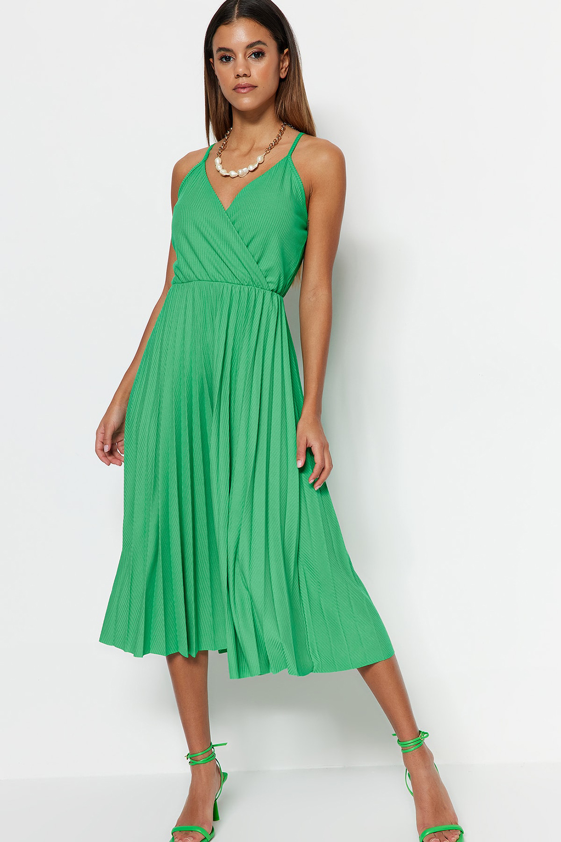 Платье женское Trendyol TWOSS20EL2729 зеленое S