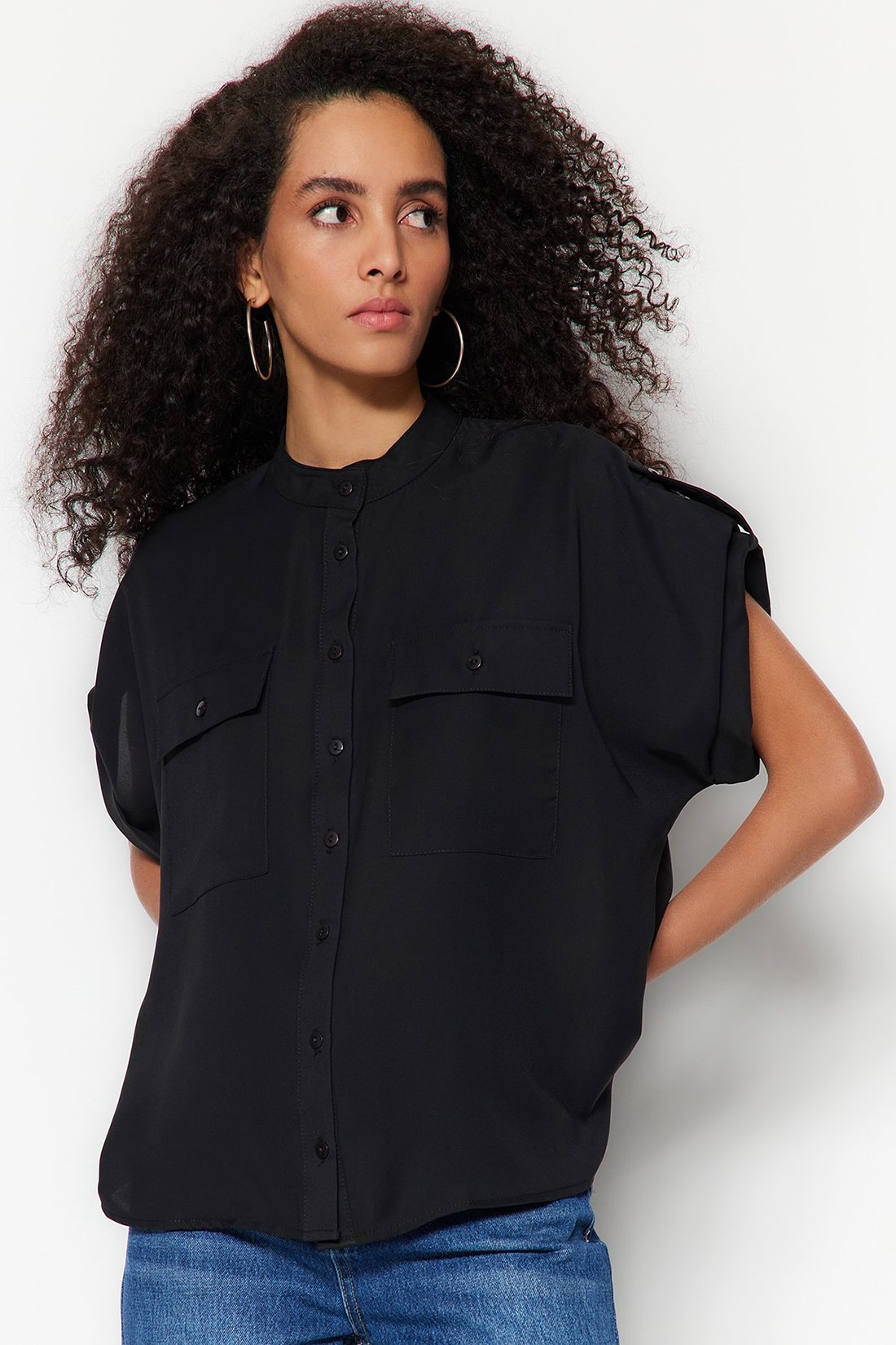 Рубашка женская Trendyol TWOSS23GO00237 черная 40
