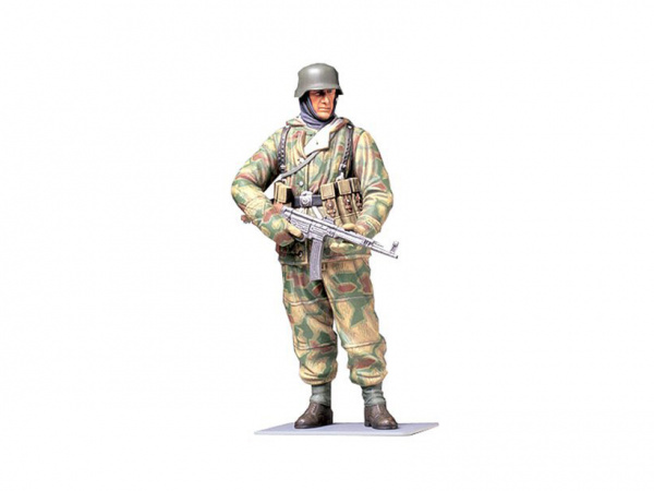 

Сборная модель Tamiya 1/16 WWII Infantryman (Reversible winter uniform) 36304