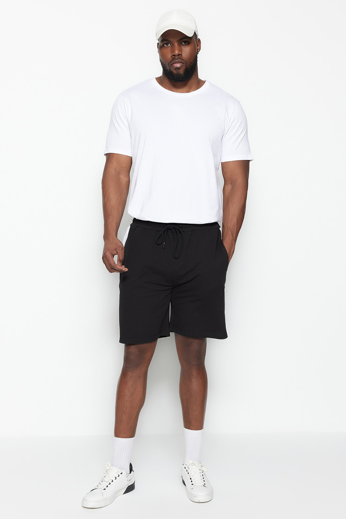 

Шорты мужские Trendyol TMNSS23SR00046 черные 4XL, Черный, TMNSS23SR00046