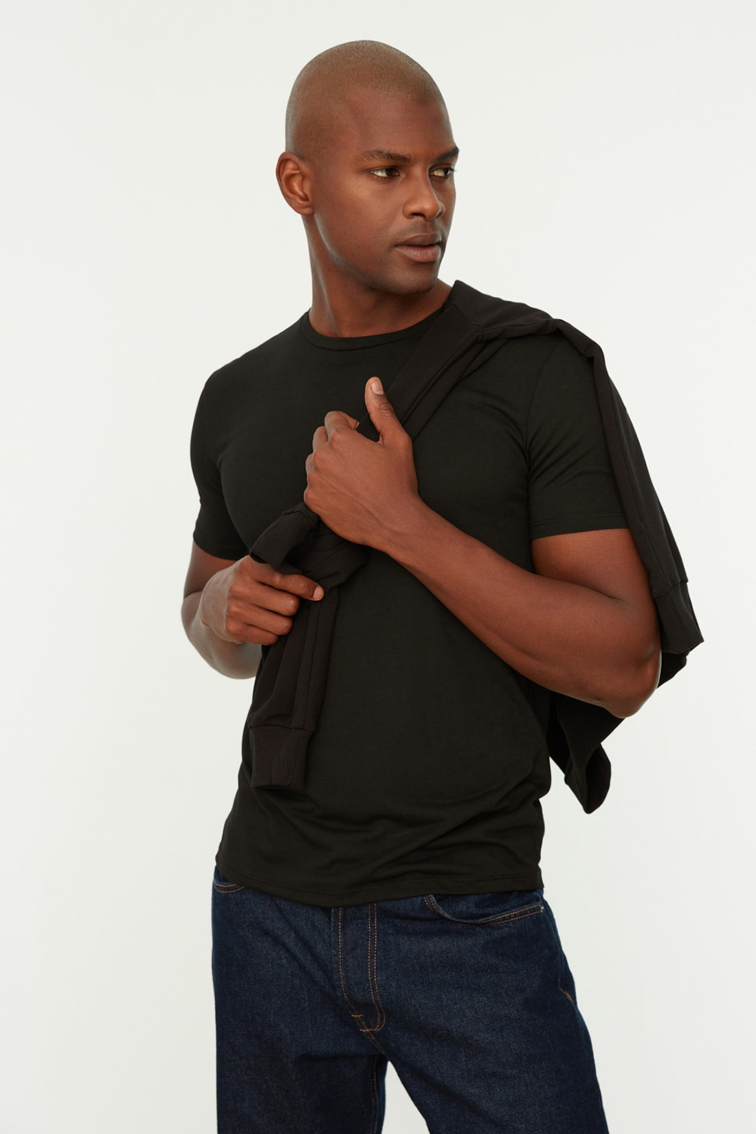 

Футболка мужская Trendyol TMNSS22TS0270 черная 3XL, Черный, TMNSS22TS0270