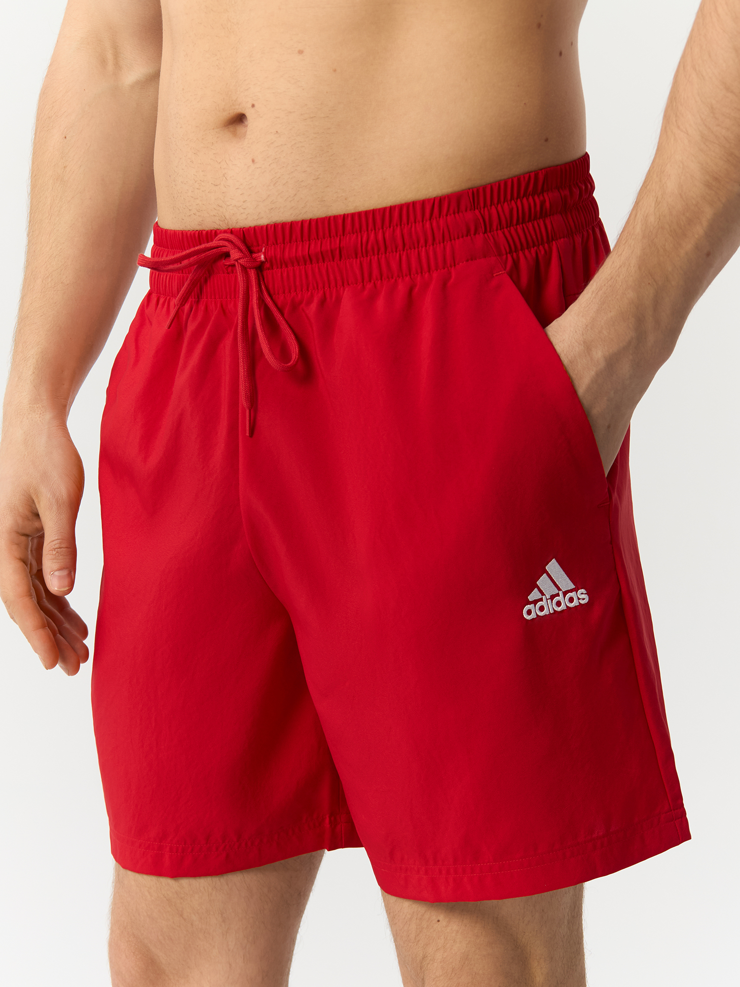 Спортивные шорты мужские Adidas Aeroready Essentials Chelsea Small Logo IC9394 красные L 7090₽