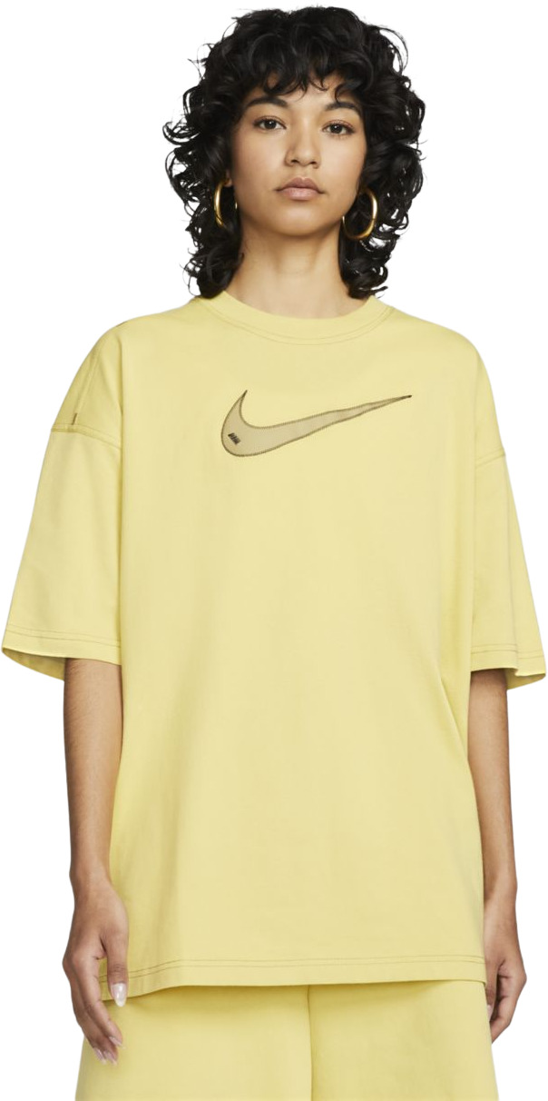 

Футболка женская Nike DM6211 желтая XS, DM6211