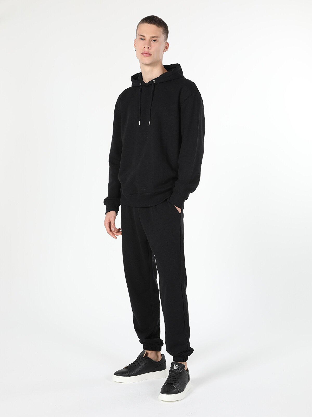 

Спортивные брюки мужские Colins CL1055798_Q1.V1 черные L, CL1055798_Q1.V1