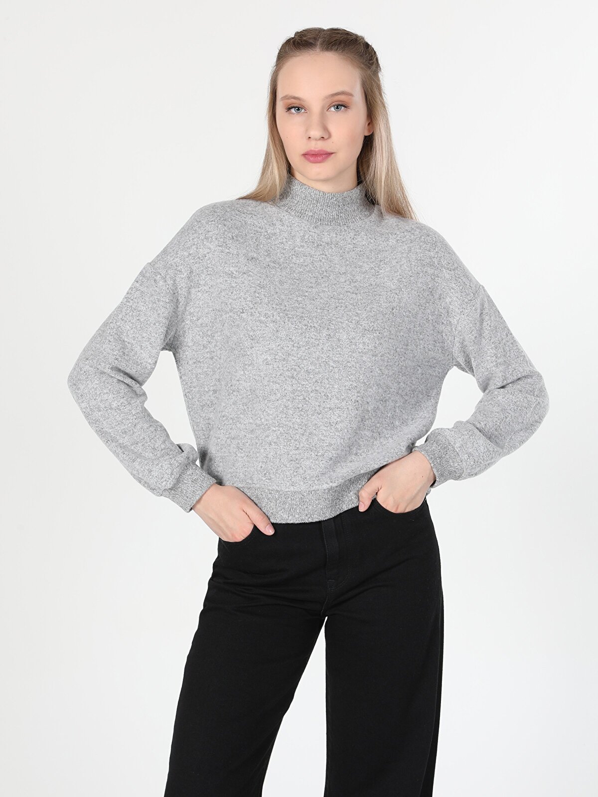 

Джемпер женский Colins CL1055475_Q1.V1GA серый M, CL1055475_Q1.V1GA