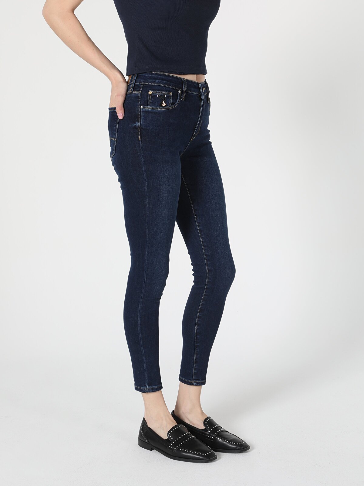 

Джинсы женские Colin's CL1056571_Q1.V1_DN09921 синие 27-30 INT, Синий, CL1056571_Q1.V1_DN09921