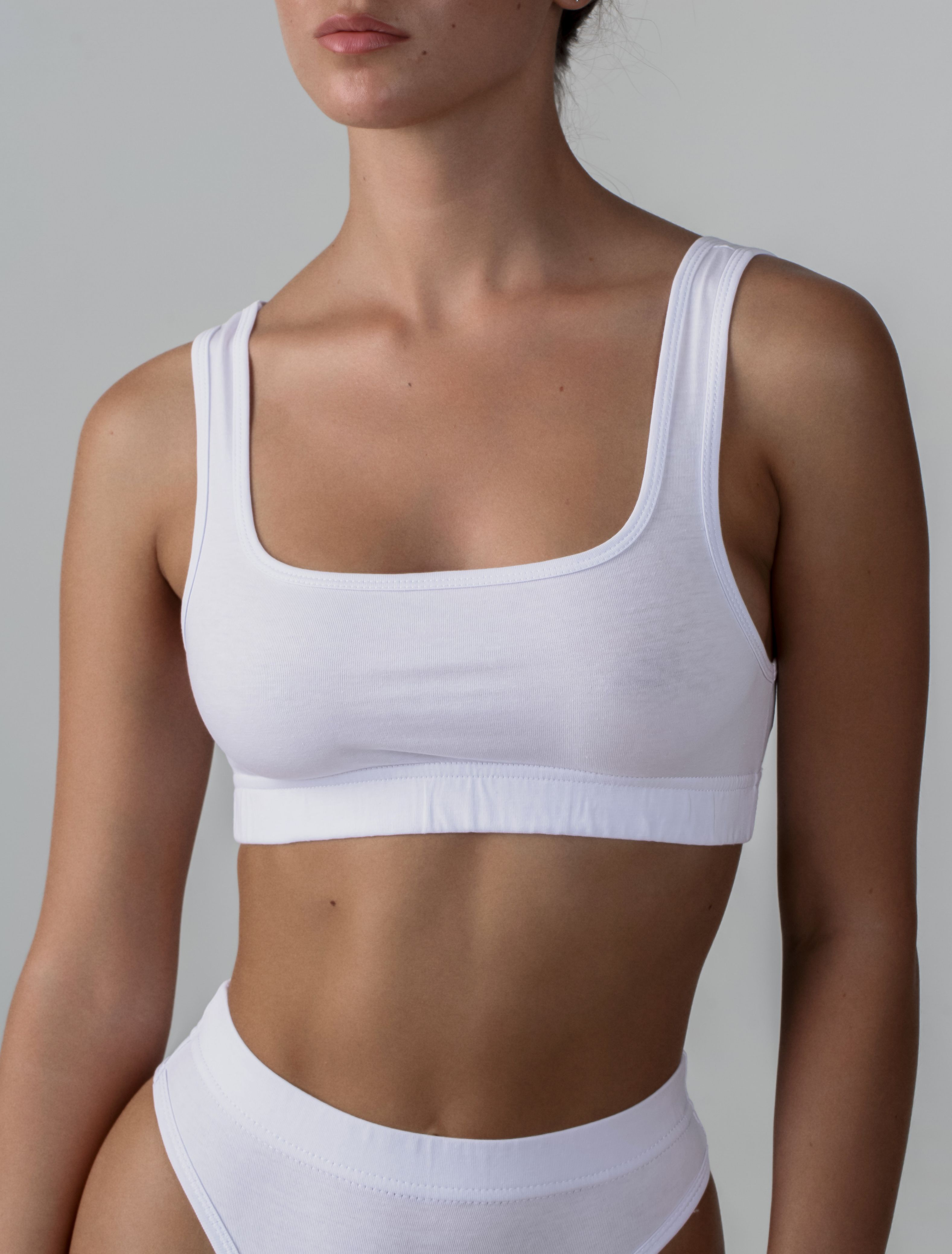 

Топ женский Elements clothes на широких бретелях белый XS, на широких бретелях