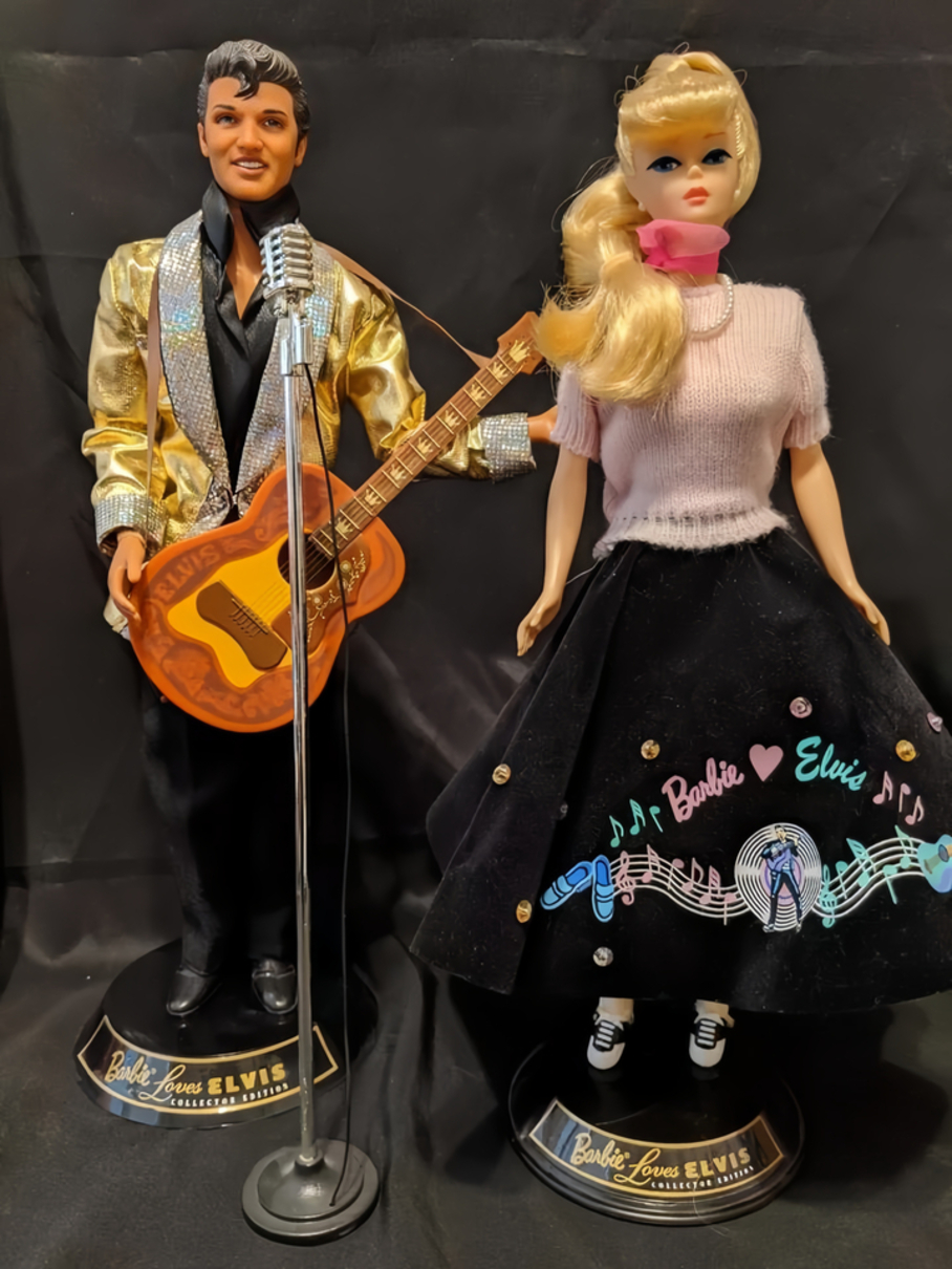 

Набор коллекционных кукол Барби Loves Elvis 1996