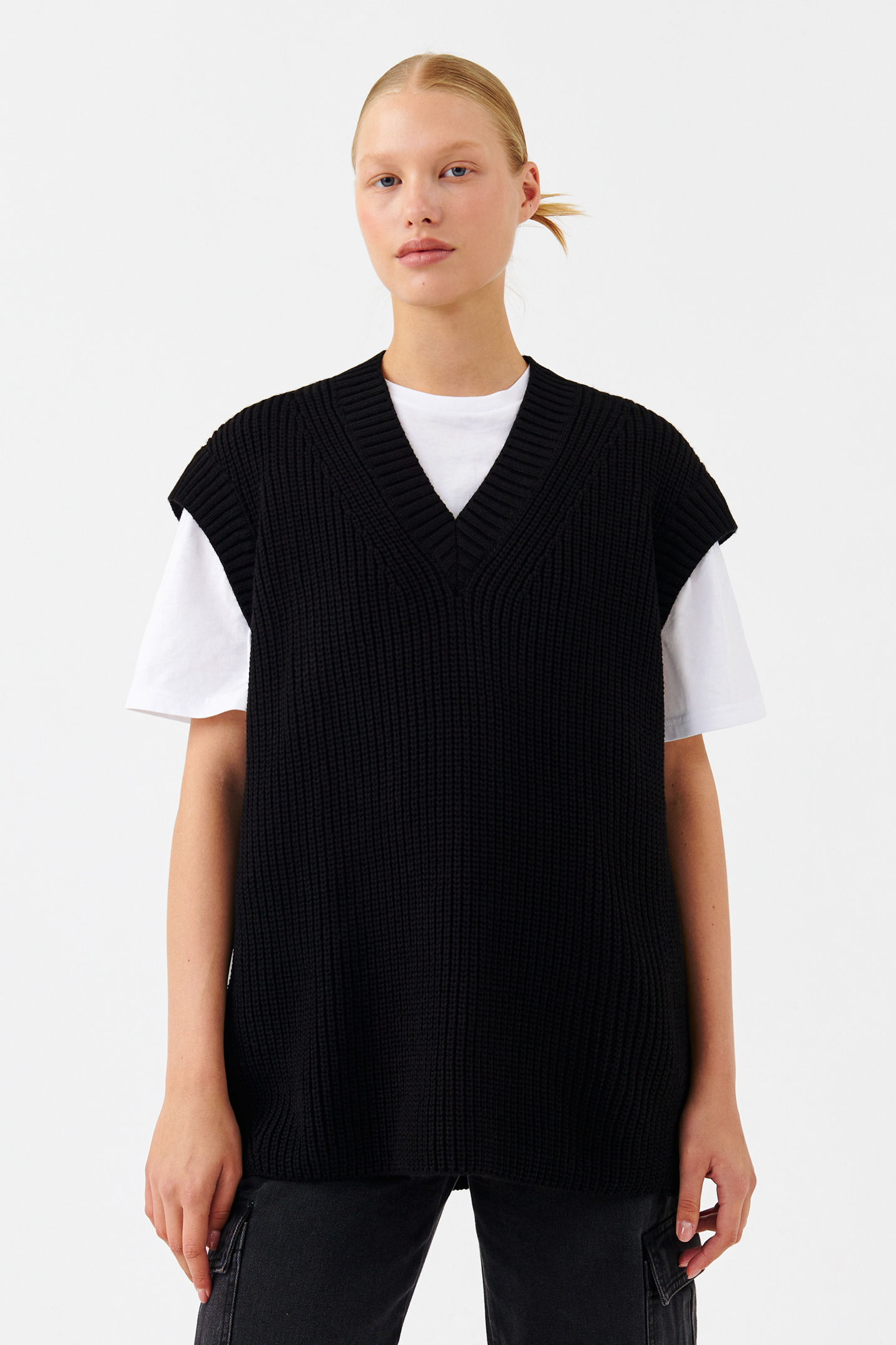 

Жилет женский Befree 2241269839-50 черный L/XL, 2241269839-50