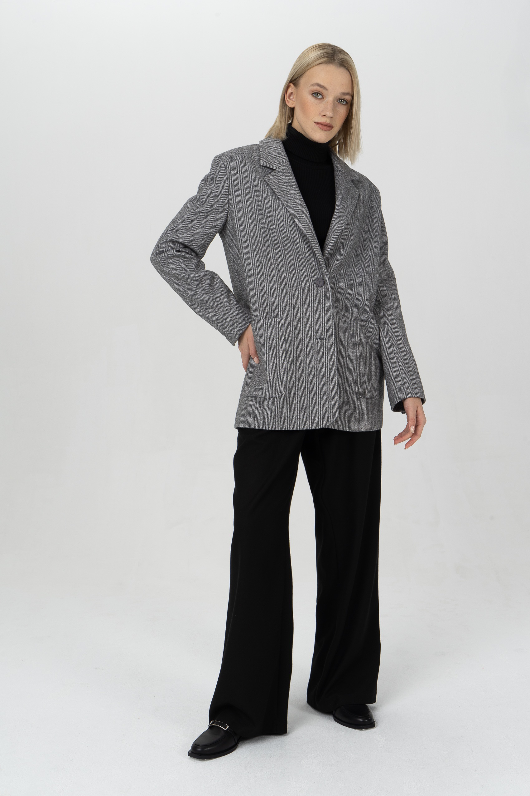 

Пиджак женский Ennergiia AW23-SH01 серый 44 RU, AW23-SH01