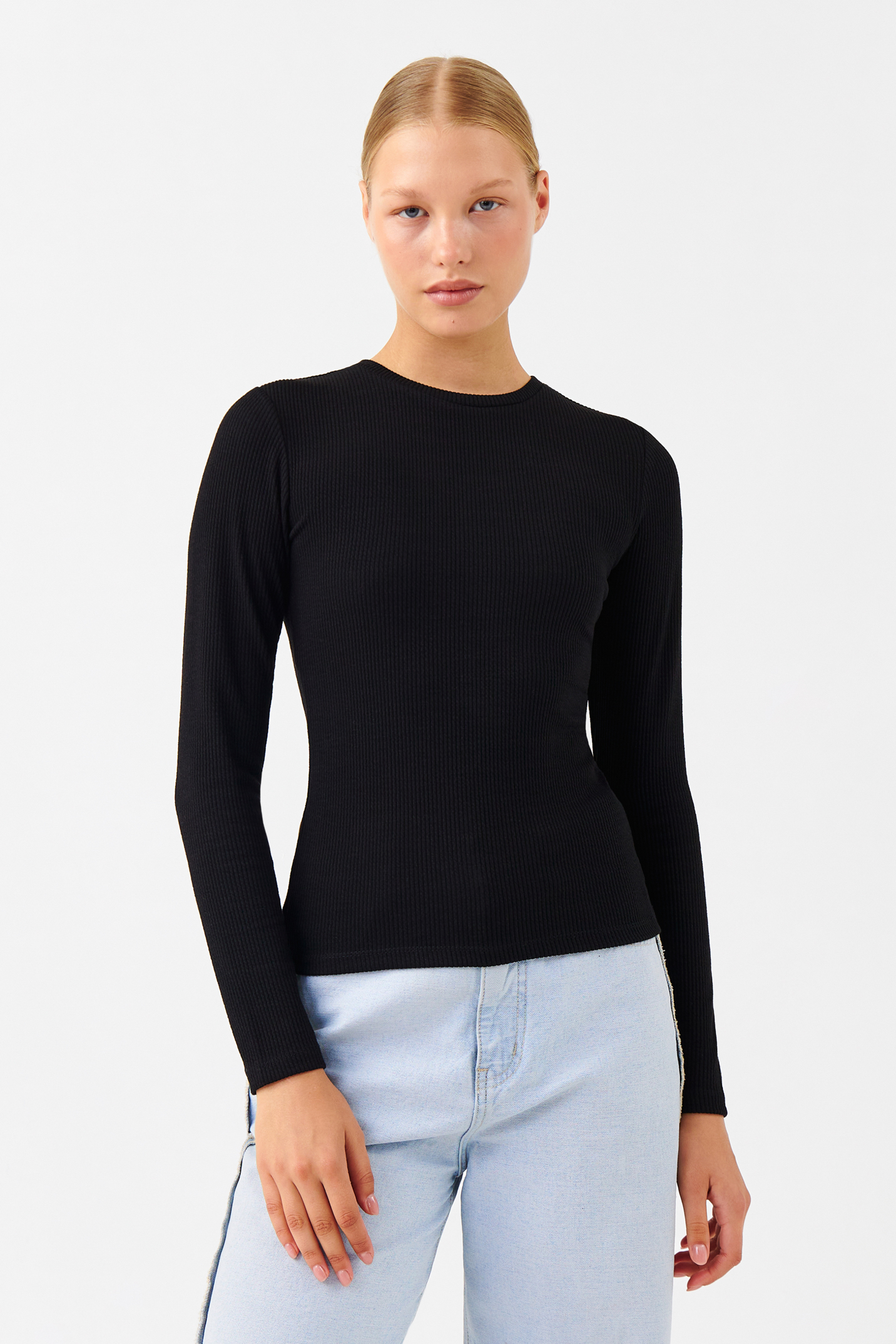 

Лонгслив женский Befree 2241343465-50 черный L/XL, 2241343465-50