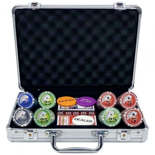 

Покерный набор 200 фишек c номиналом в чемодане Royal Flush