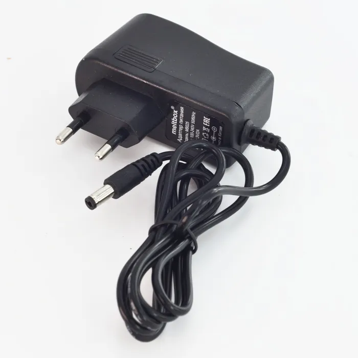 

Блок питания Meltbox MB025 универсальный, Черный, MB025