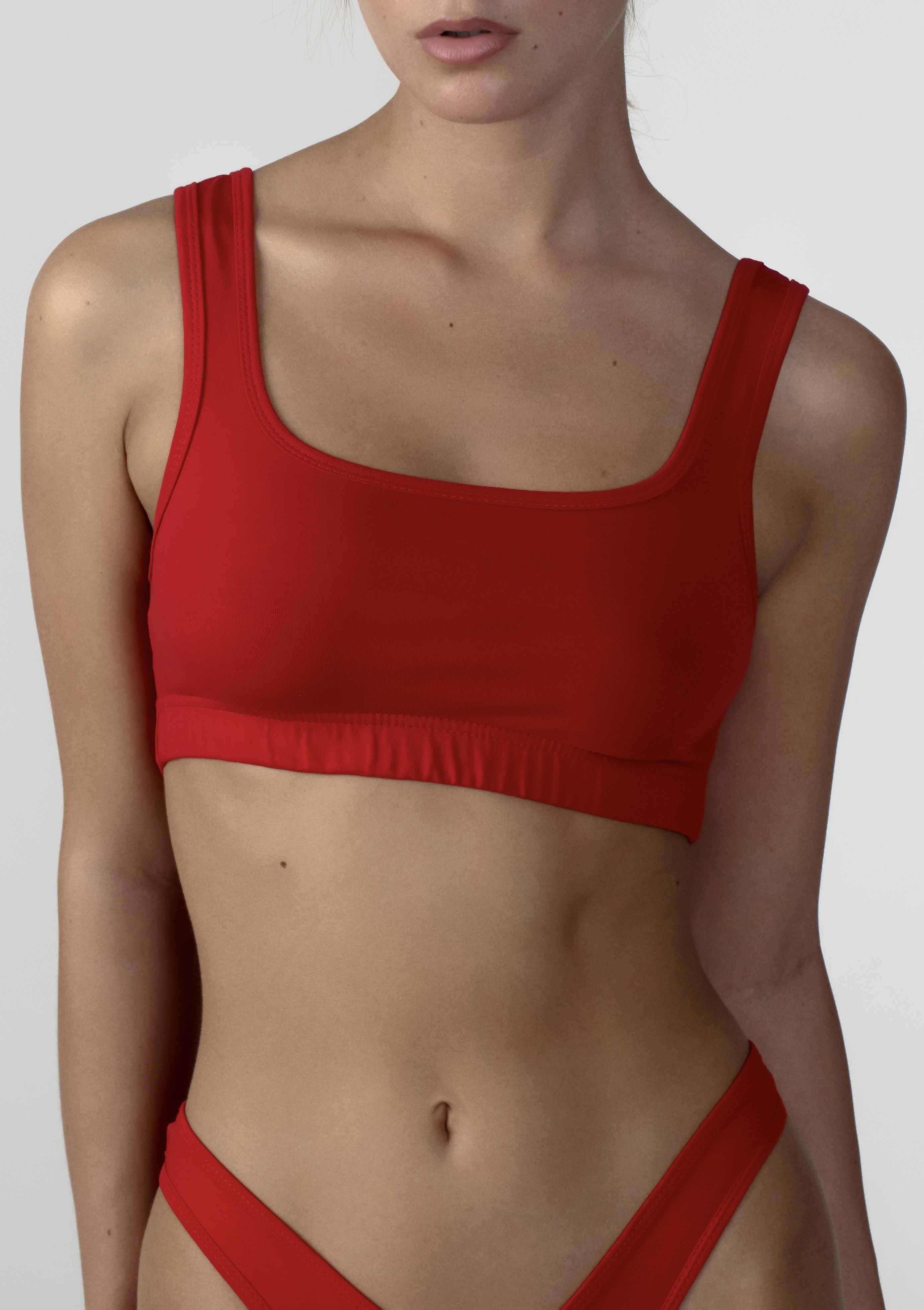 

Топ женский Elements clothes на широких бретелях красный M, на широких бретелях