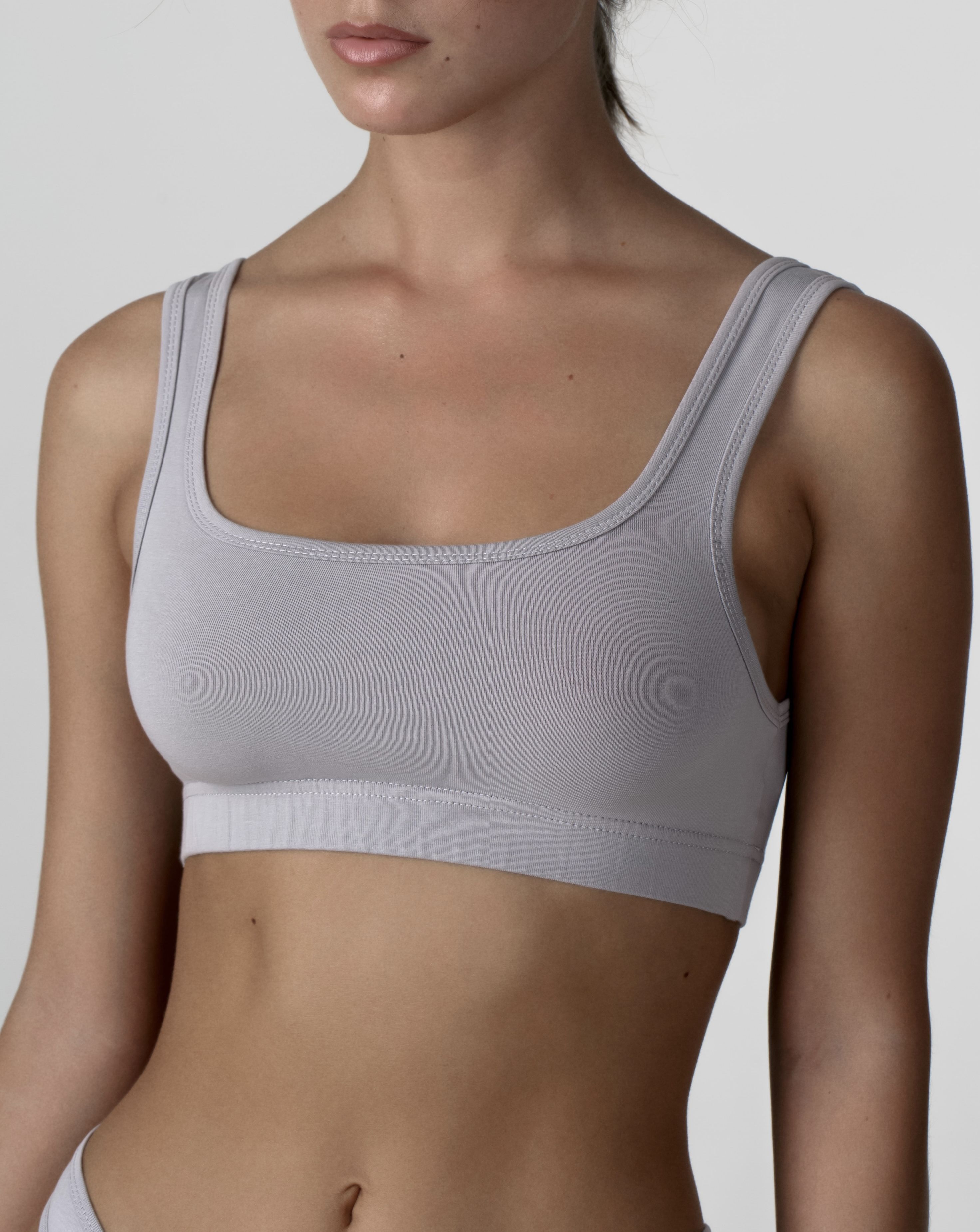 

Топ женский Elements clothes на широких бретелях серый XS, на широких бретелях