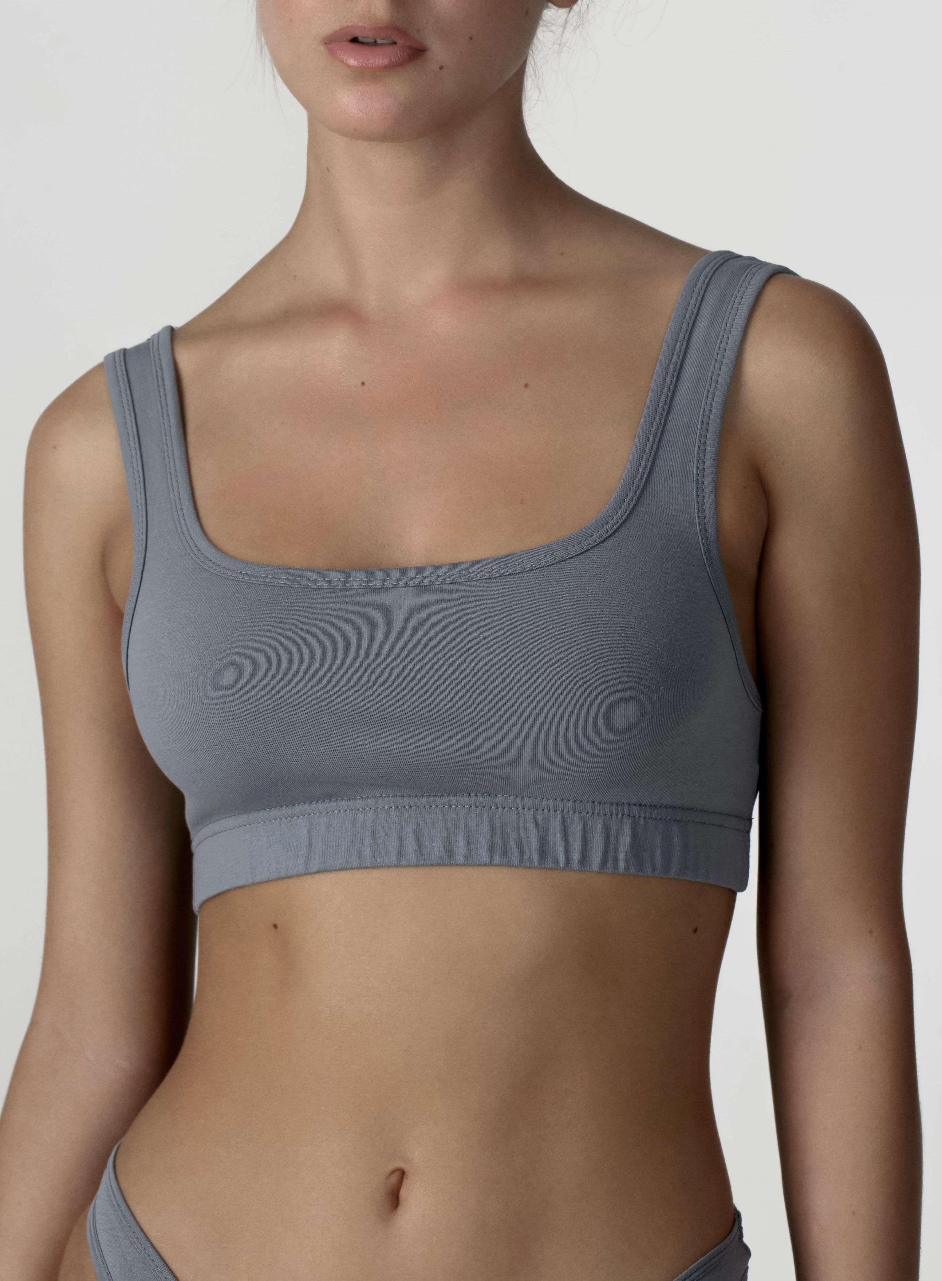 

Топ женский Elements clothes на широких бретелях серый XS, на широких бретелях