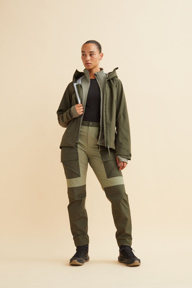 

Брюки женские H&M 1067061001 хаки L (доставка из-за рубежа), 1067061001