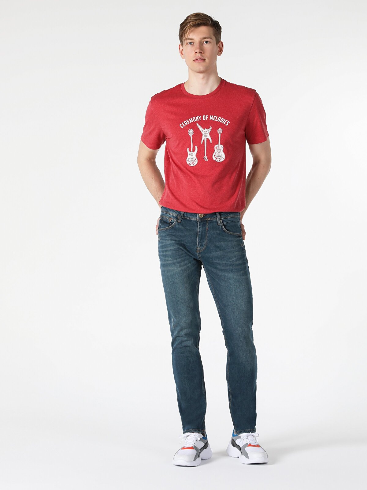 

Джинсы мужские Colins CL1058109_Q1.V1_DN41872 синие 32-32 INT, CL1058109_Q1.V1_DN41872