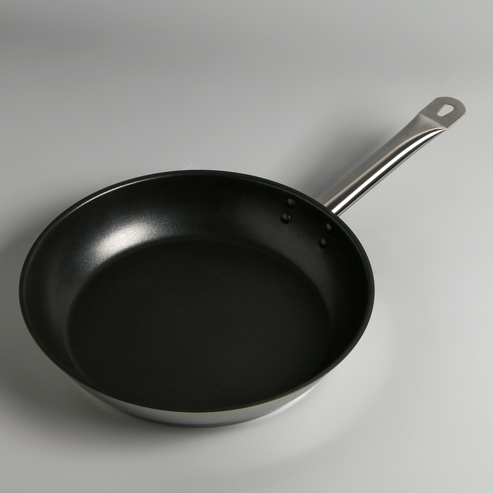 Сковорода «Общепит», d=30 см, толщина корпуса 0,6 мм, дно 3,5 мм, с теплораспределителшьны