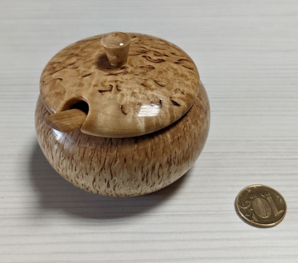 

Солонка из карельской березы