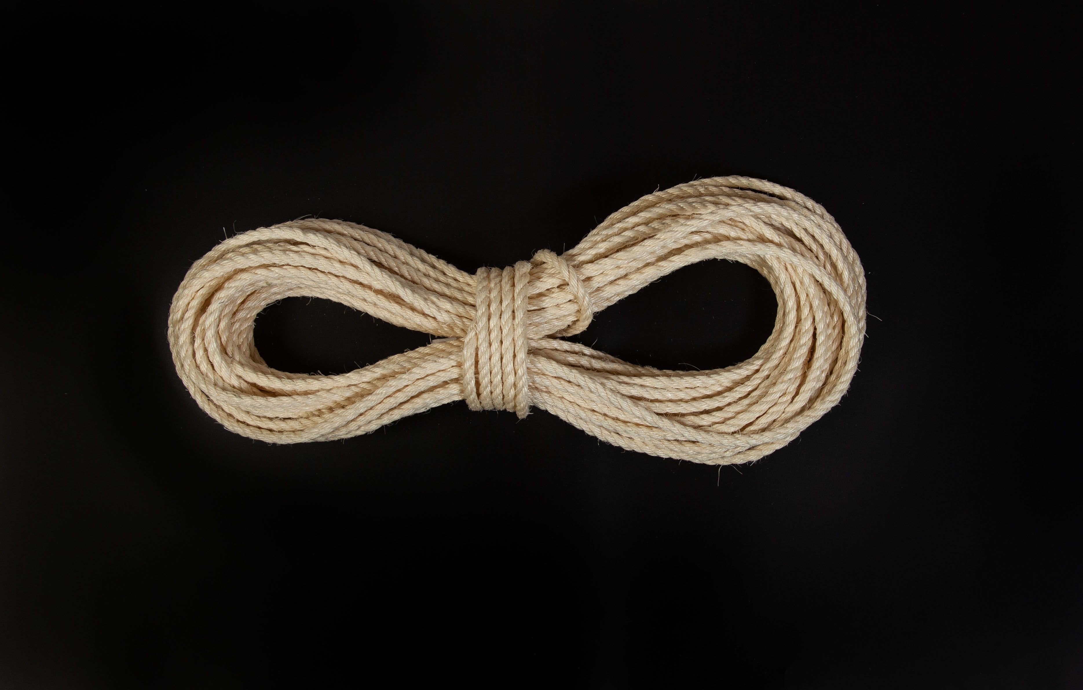 Веревка сизалевая белая, диаметр 8 мм, длина 40 м, SRW8-40 мышь погремушка сизалевая 7 см розовая белая