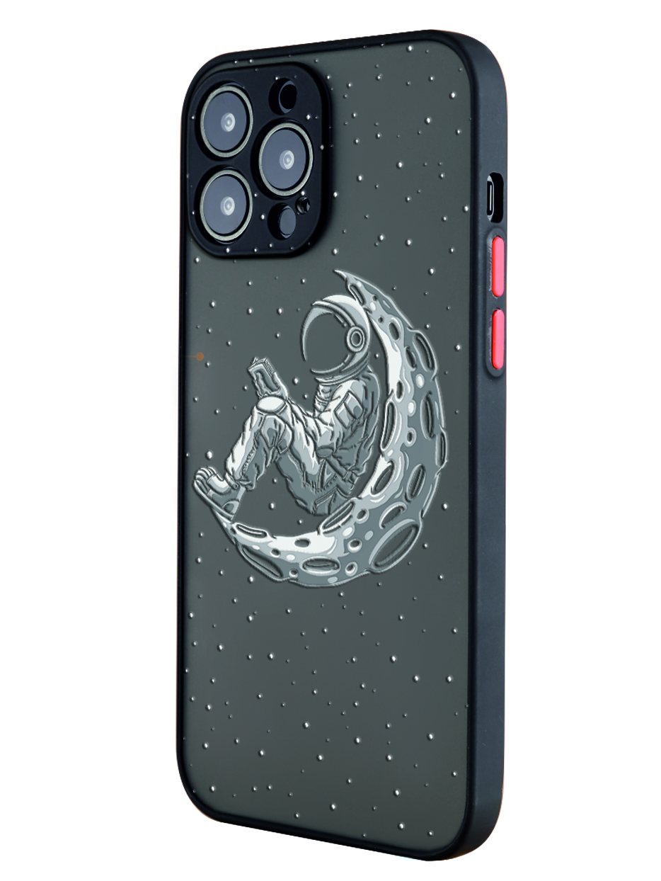 Чехол Mcover для iPhone 13 Pro Max, с защитой камеры, Космонавт с книгой