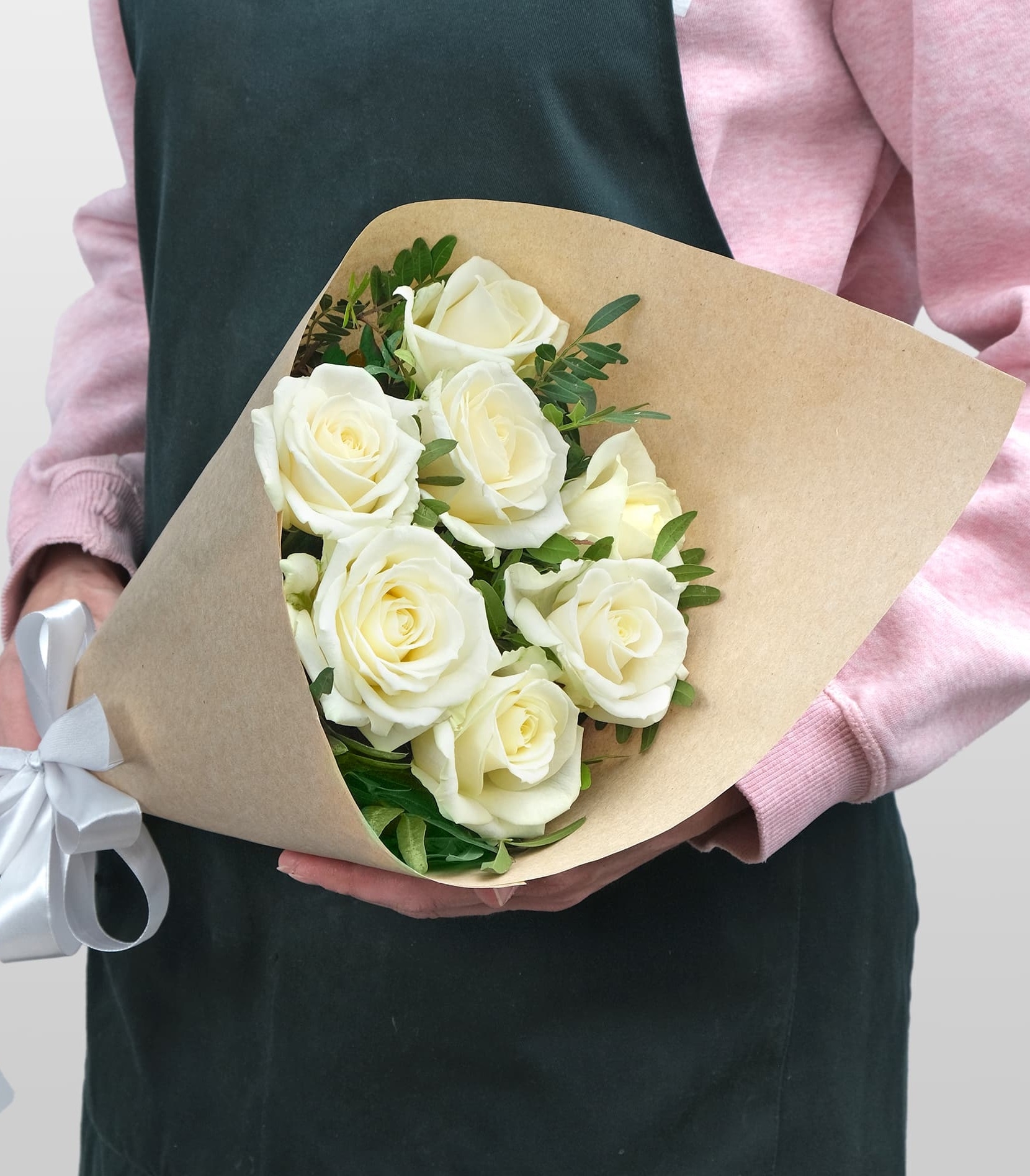 

Букет Studio Floristic белых Роз Феба белый