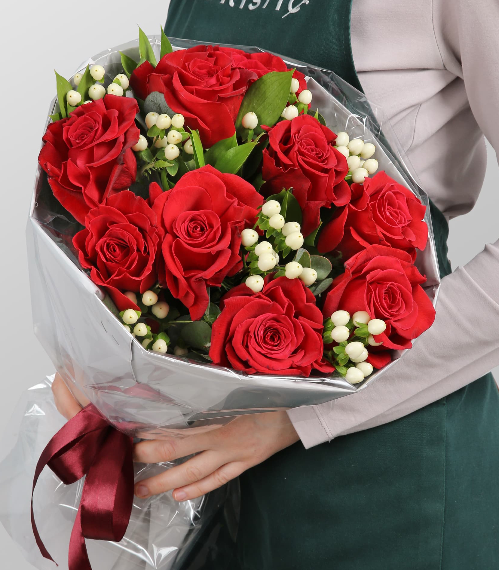 

Букет Studio Floristic Роз Эквадор и Гиперикума Шепот любви красный