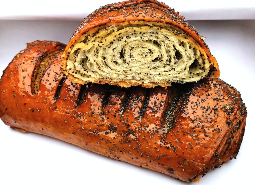 

Рулеты с маком (1,8кг/кор) Пекарь