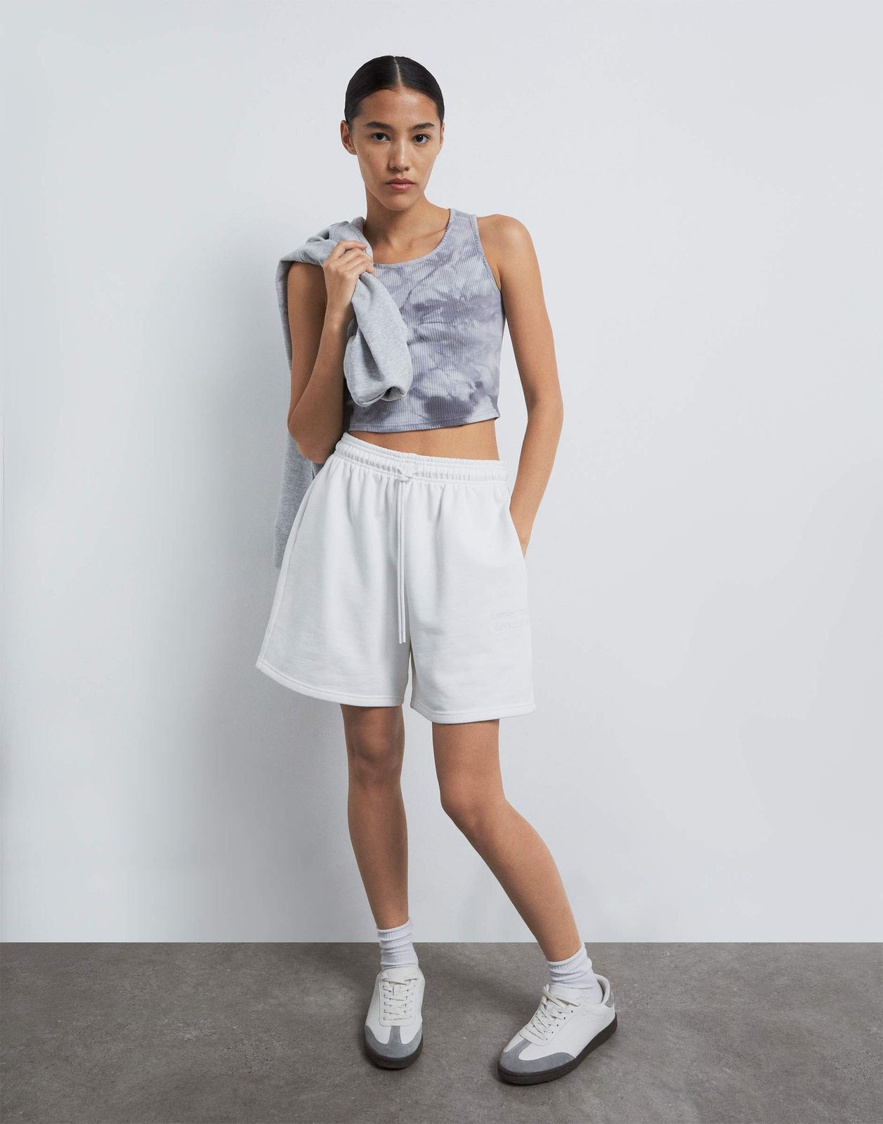 

Спортивные шорты женские Gloria Jeans GSH011397 белый M/170, GSH011397