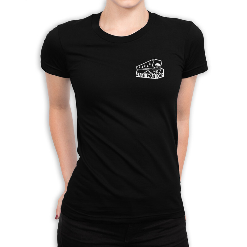 

Футболка женская Dream Shirts Скелет в гробу 9899131111 черная XL, Скелет в гробу 9899131111