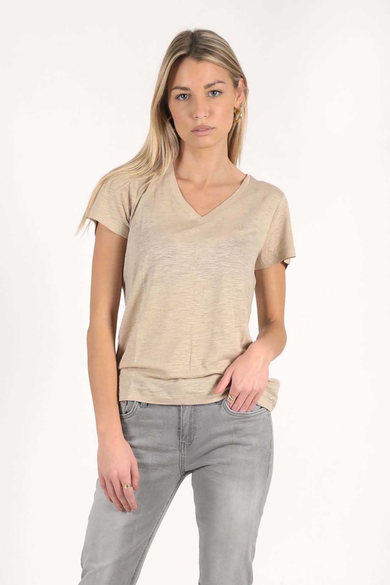 фото Футболка женская lee v neck tee service sand бежевая xs