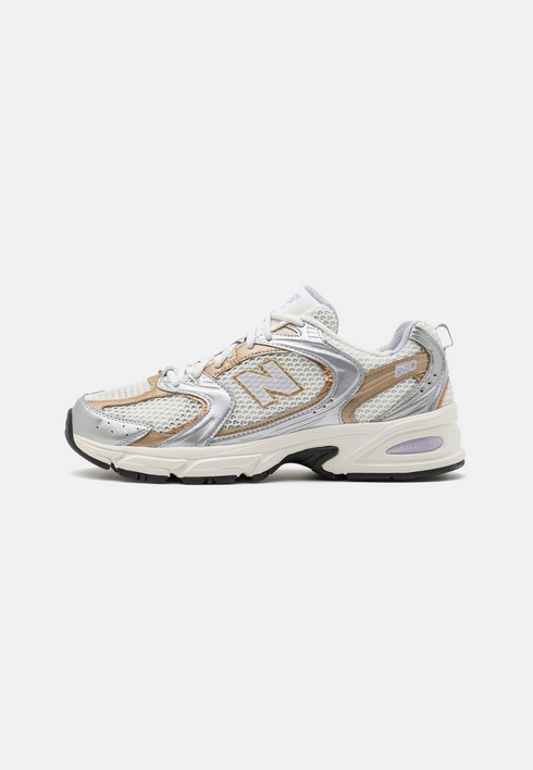 

Кроссовки женские New Balance Mr530 белые 43 EU (доставка из-за рубежа), Белый, MR 530