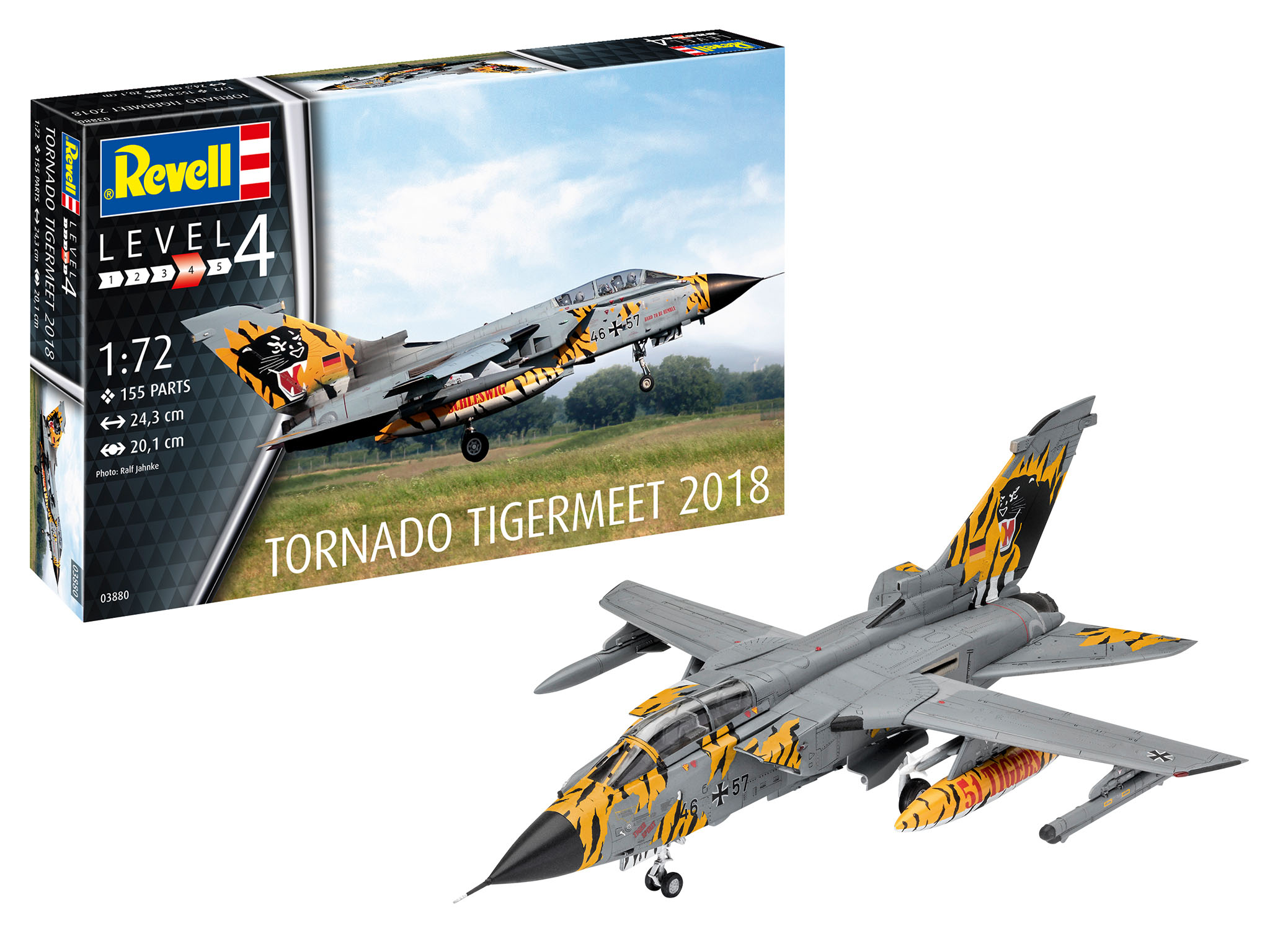 

Истребитель-бомбардировщик Tornado ECR Tigermeet 2018 Revell