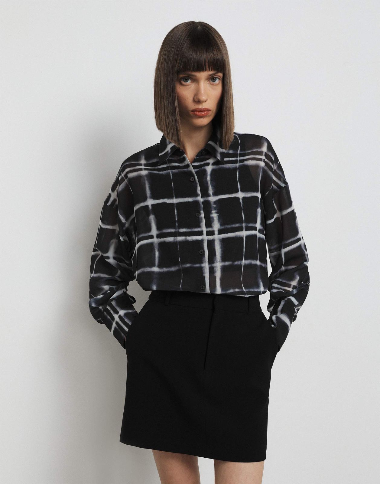 

Рубашка женская Gloria Jeans GWT003932 черный/разноцветный S/170, GWT003932