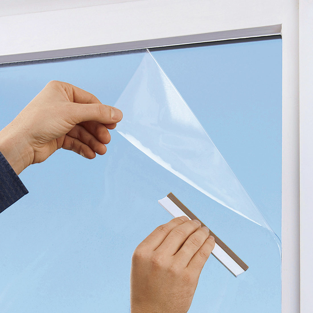 Солнцезащитная пленка на лобовое стекло автомобиля. Оклейка стекла в бронь. Установка пленок на стекла. Стекло формирующая машина. Clearplex usa wrap.