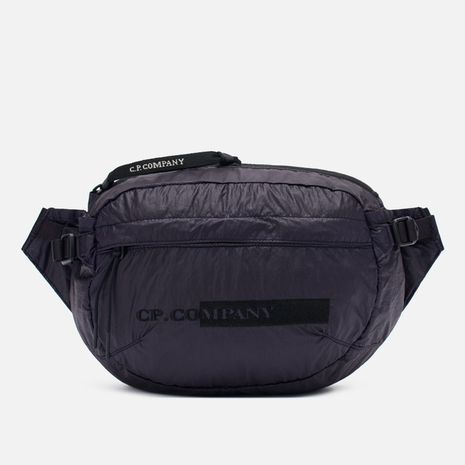 фото Поясная сумка мужская c.p. company nylon coated garment dyed crossbody фиолетовая