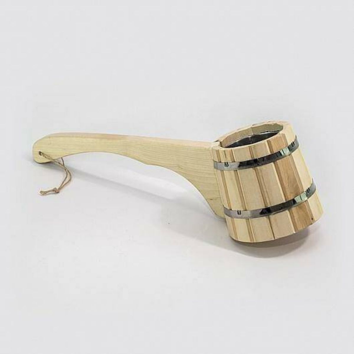 

Черпак бондарный для бани с горизонтальной ручкой с нержавеющей вставкой МЧ-7 0,5л