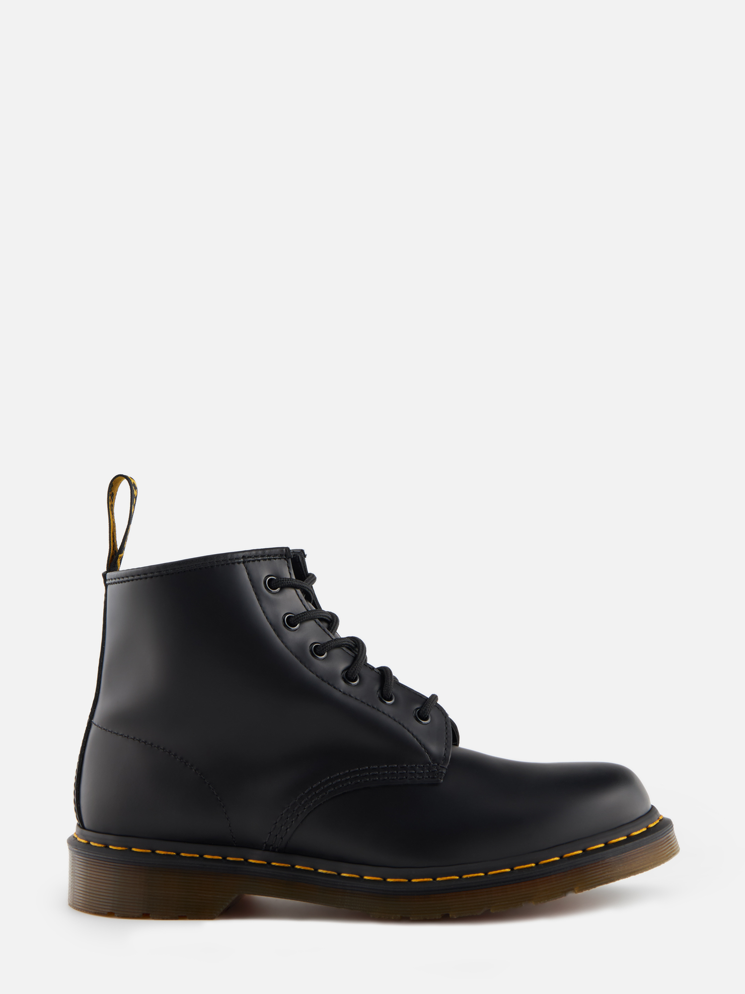 Ботинки унисекс Dr Martens 26230001 черные 40 EU 27990₽